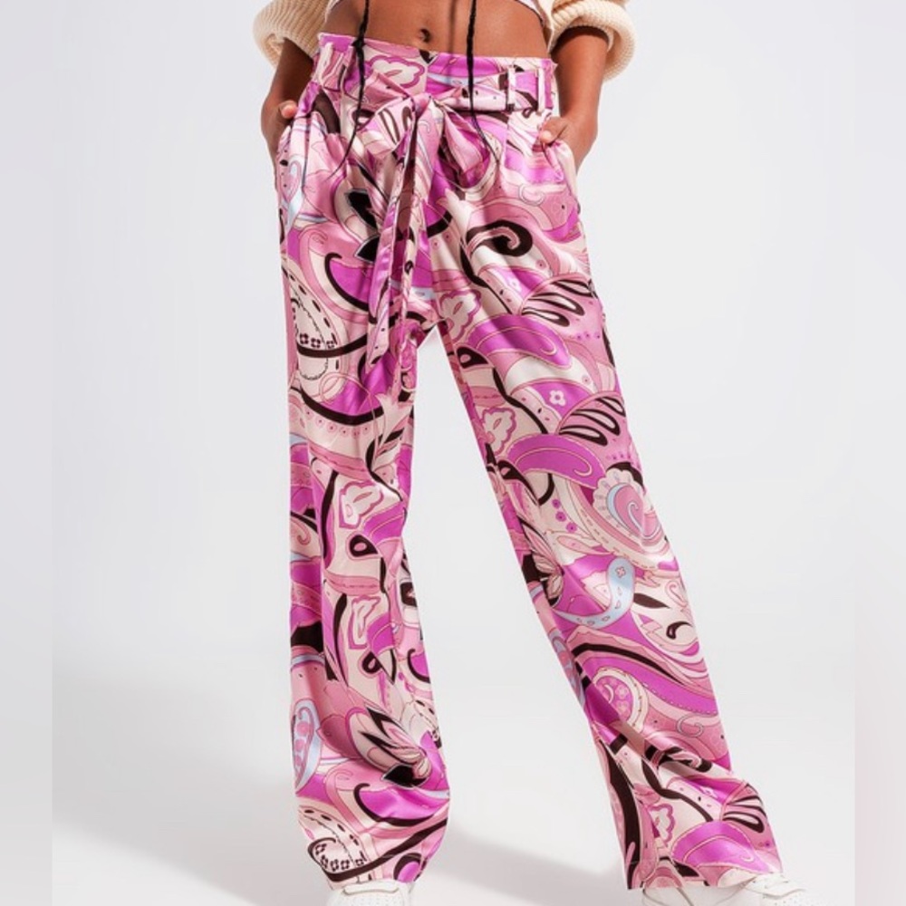 Wide leg pants with belt